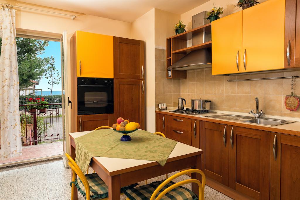 Casa Susanna فونداشيلو الغرفة الصورة